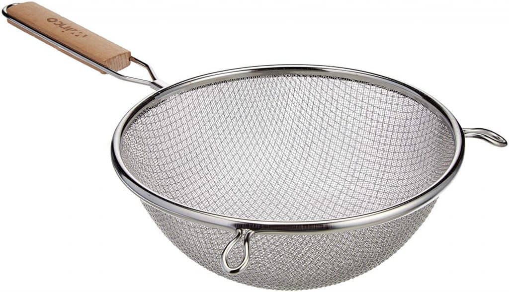 https://thechefdojo.com/wp-content/uploads/2018/10/mesh-strainer-1024x588.jpg