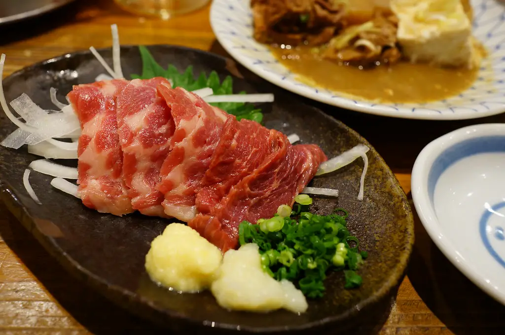 horse meat sashimi basashi