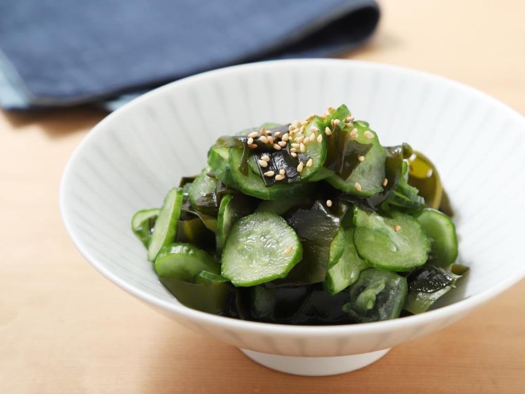 cucumber wakame tsukemono