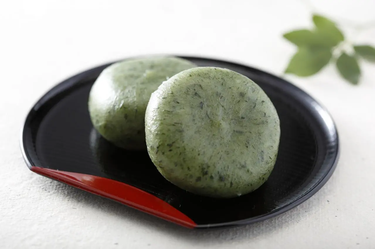 Kusa mochi (草餅): “Grass” Mochi